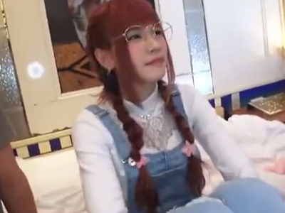 原宿系のメガネっ娘素人とホテルで3Pパコ！