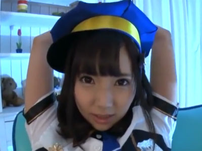 コスプレ美少女が3Pで電マ責めされて生パコ中出し