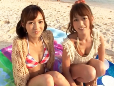 「めっちゃ勃ってない？ｗｗｗｗｗ」ビーチでヤリマンギャルに逆ナンされて3Pファック