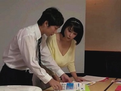 「ちょ、ちょっと待って！何！？」デカパイOLと夜間の会社で居残り残業…口止めちんぽを強制挿入ｗ